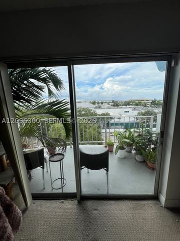 486 NW 165th St Rd B-603, Miami, FL 33169