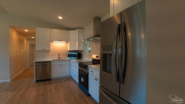 213 Emerald Ave, Pensacola, FL 32505