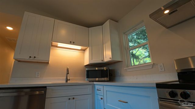 213 Emerald Ave, Pensacola, FL 32505