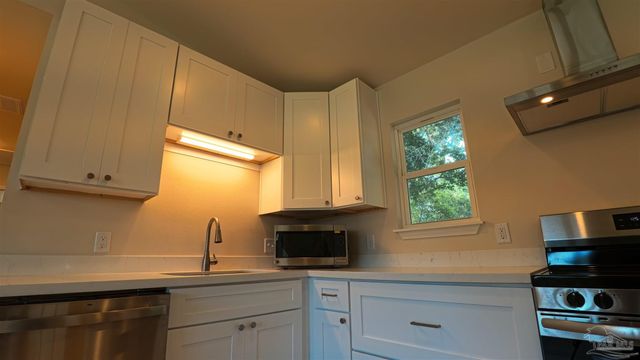 213 Emerald Ave, Pensacola, FL 32505