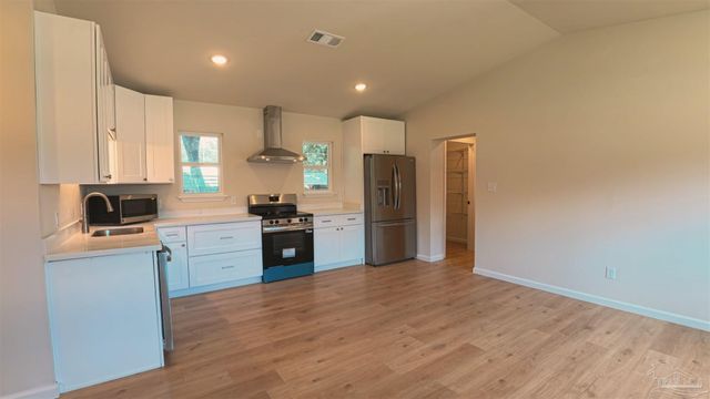 213 Emerald Ave, Pensacola, FL 32505