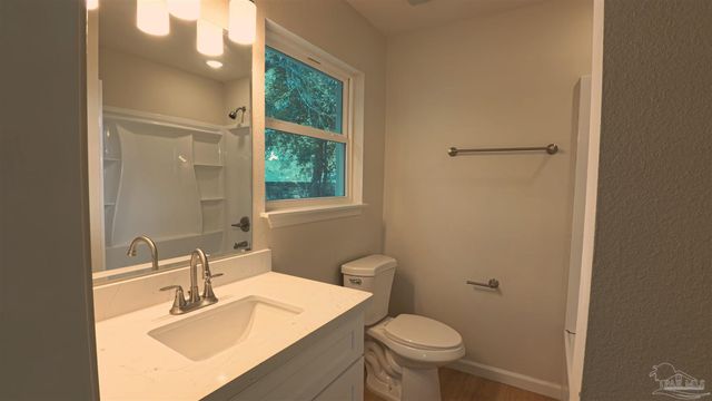 213 Emerald Ave, Pensacola, FL 32505