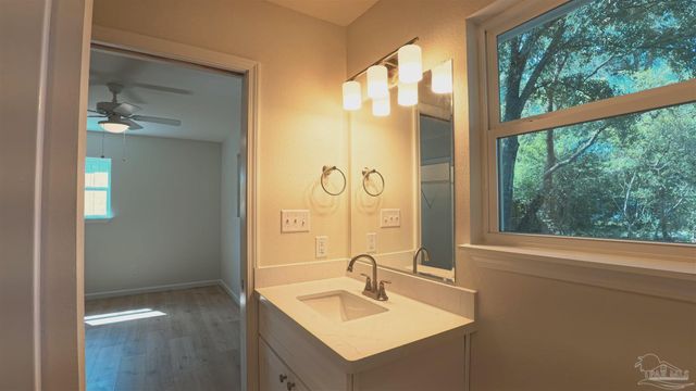 213 Emerald Ave, Pensacola, FL 32505