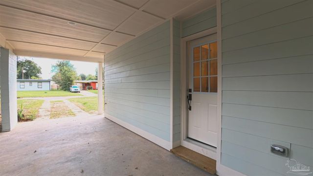 213 Emerald Ave, Pensacola, FL 32505