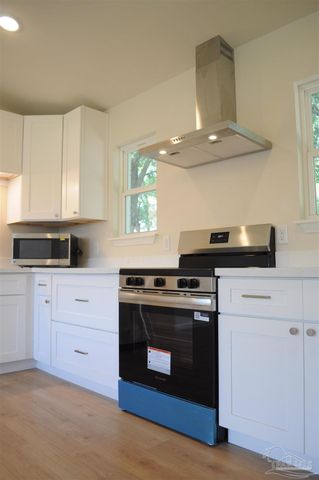 213 Emerald Ave, Pensacola, FL 32505