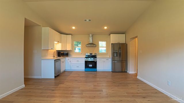 213 Emerald Ave, Pensacola, FL 32505