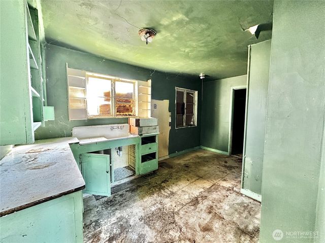 162 N Jeffries, Aberdeen, WA 98520