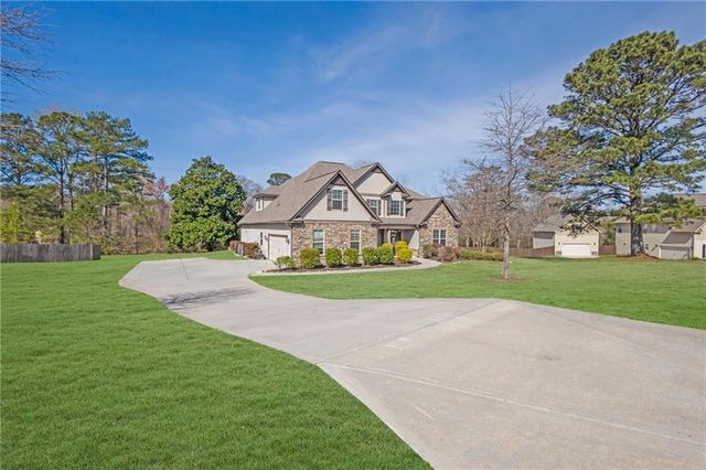 68 Mitchell Farm Drive, Sharpsburg, GA 30277