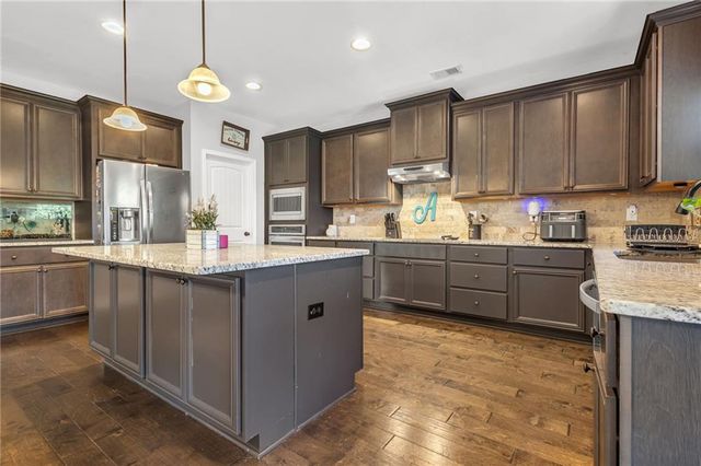 68 Mitchell Farm Drive, Sharpsburg, GA 30277