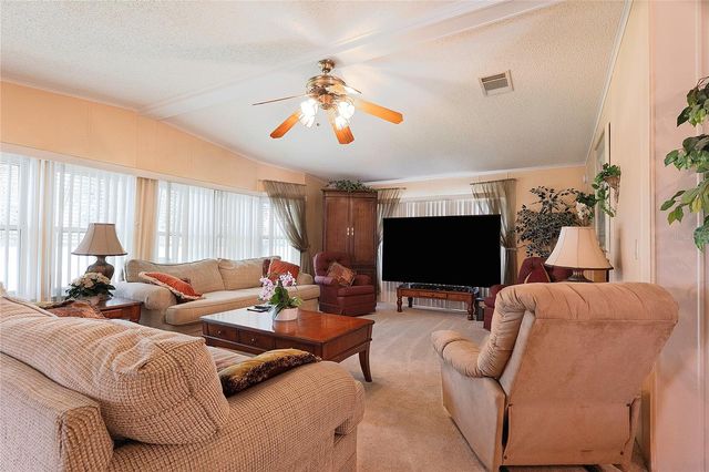 24927 PINE HILL, Leesburg, FL 34748