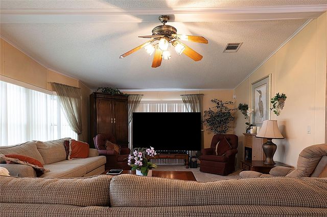 24927 PINE HILL, Leesburg, FL 34748