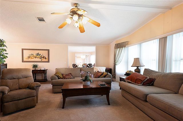 24927 PINE HILL, Leesburg, FL 34748