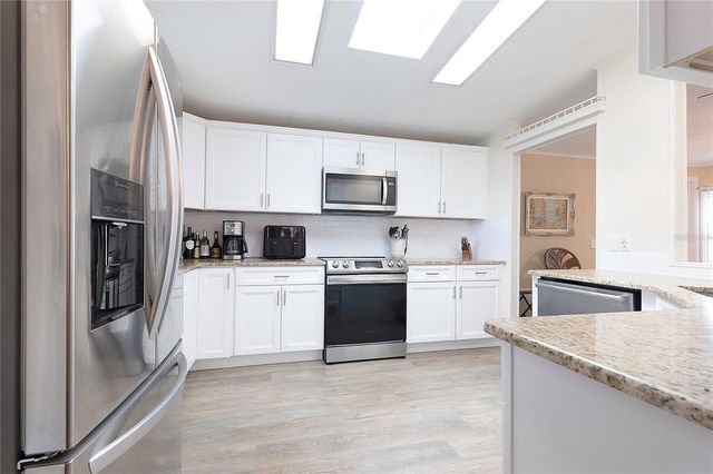 24927 PINE HILL, Leesburg, FL 34748