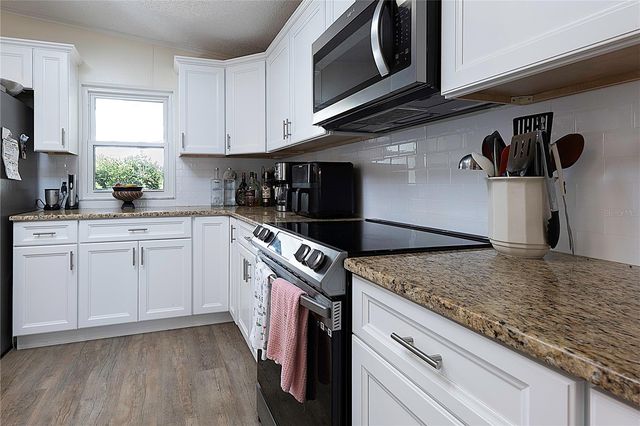 24927 PINE HILL, Leesburg, FL 34748