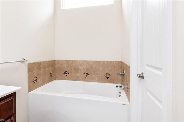 1621 Thomason TRL, Chesapeake, VA 23320