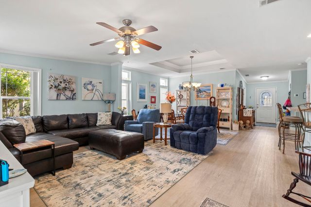 137 Wellspring Dr., Conway, SC 29526