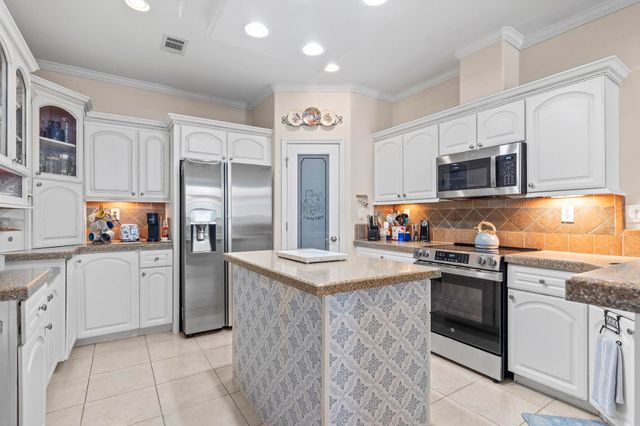 137 Wellspring Dr., Conway, SC 29526