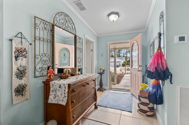 137 Wellspring Dr., Conway, SC 29526