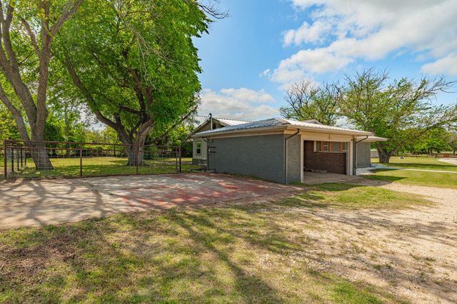 1705 US Highway 67, Stephenville, TX 76401
