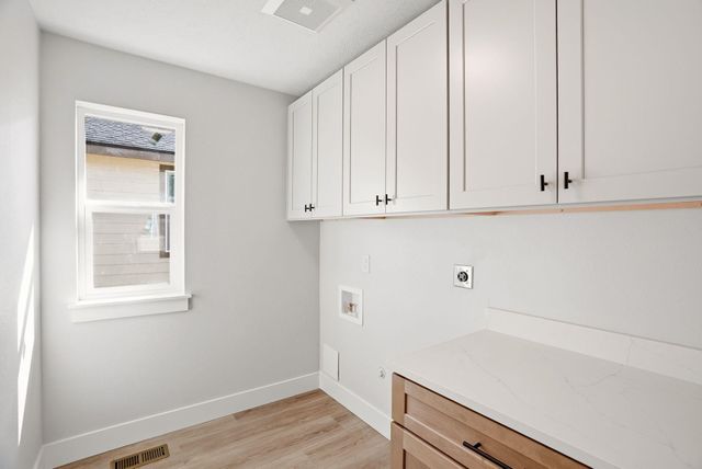 2105 N Sipple Rd, Spokane Valley, WA 99212