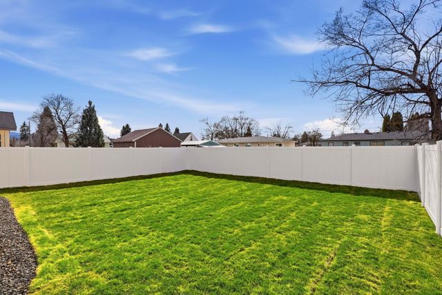 2105 N Sipple Rd, Spokane Valley, WA 99212