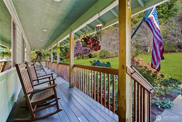 27 Otter Lane, Elma, WA 98541