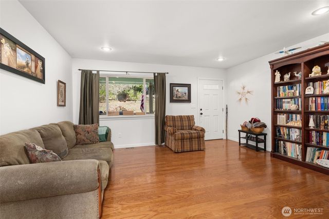 27 Otter Lane, Elma, WA 98541