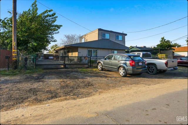 8429 Fuller Drive, Bakersfield, CA 93307