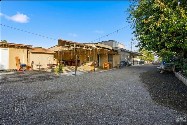 8429 Fuller Drive, Bakersfield, CA 93307