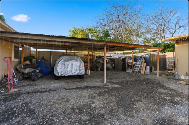 8429 Fuller Drive, Bakersfield, CA 93307