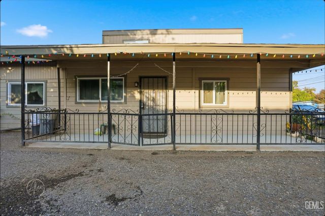 8429 Fuller Drive, Bakersfield, CA 93307