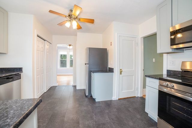 8 Blackstone St, Shrewsbury, MA 01545