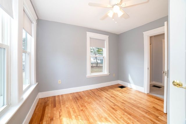 8 Blackstone St, Shrewsbury, MA 01545