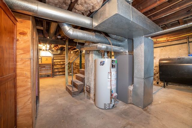 8 Blackstone St, Shrewsbury, MA 01545