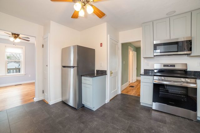 8 Blackstone St, Shrewsbury, MA 01545