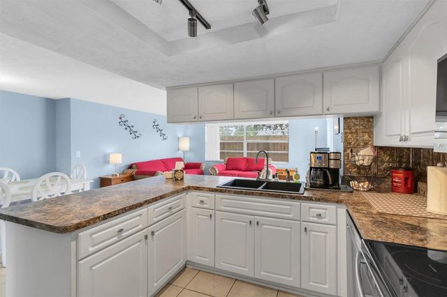 6801 LARCHMONT AVENUE, New Port Richey, FL 34653