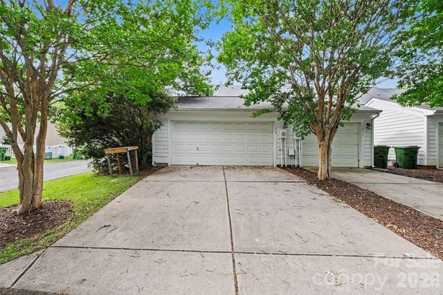 11245 Cedar Walk Lane, Charlotte, NC 28277