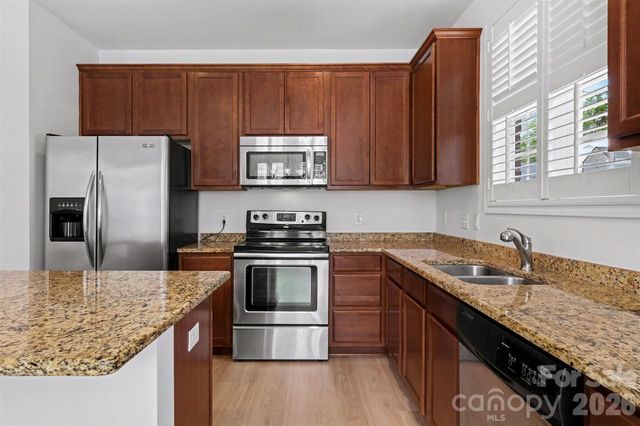 11245 Cedar Walk Lane, Charlotte, NC 28277