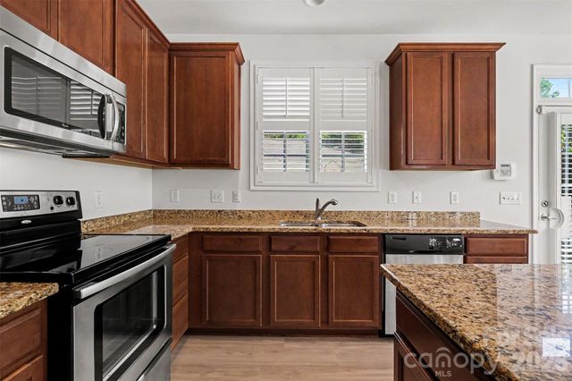 11245 Cedar Walk Lane, Charlotte, NC 28277