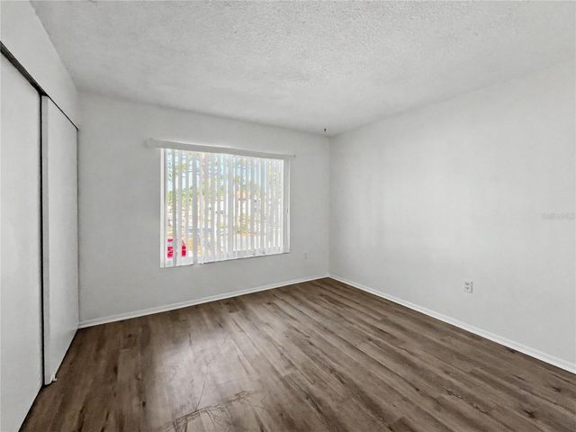 2752 HIDDEN LAKE BOULEVARD 2752, Sarasota, FL 34237