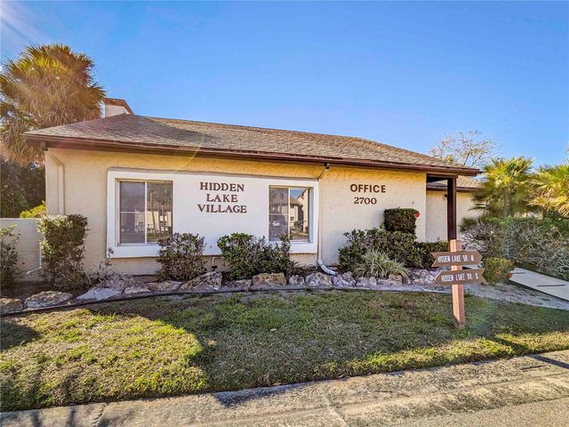 2752 HIDDEN LAKE BOULEVARD 2752, Sarasota, FL 34237