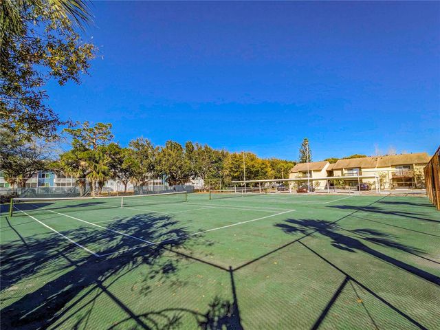 2752 HIDDEN LAKE BOULEVARD 2752, Sarasota, FL 34237