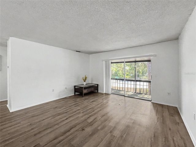 2752 HIDDEN LAKE BOULEVARD 2752, Sarasota, FL 34237