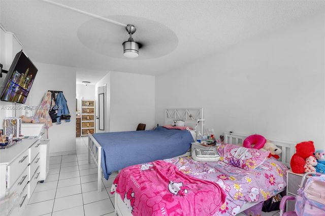 8895 Fontainebleau Boulevard 207, Miami, FL 33172