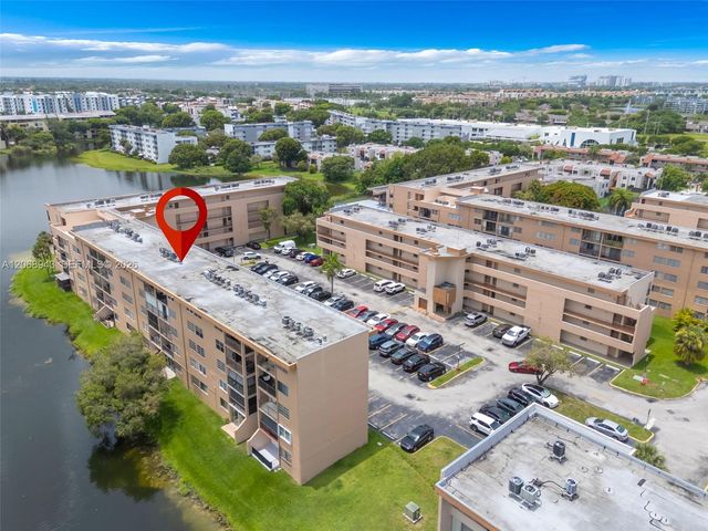 8895 Fontainebleau Boulevard 207, Miami, FL 33172