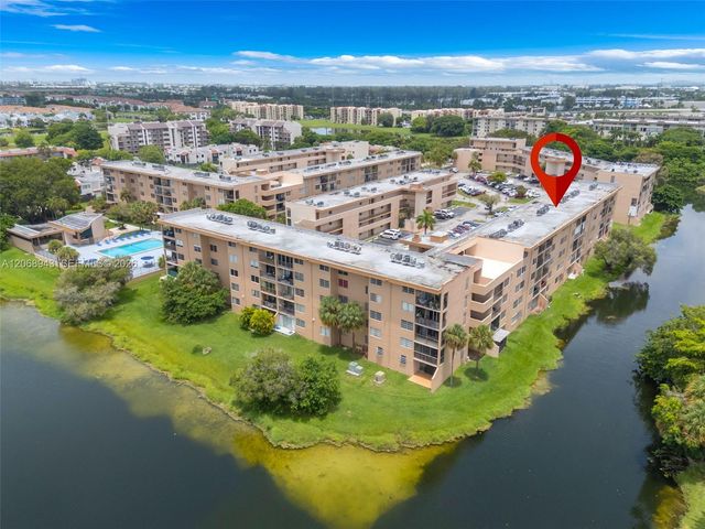 8895 Fontainebleau Boulevard 207, Miami, FL 33172