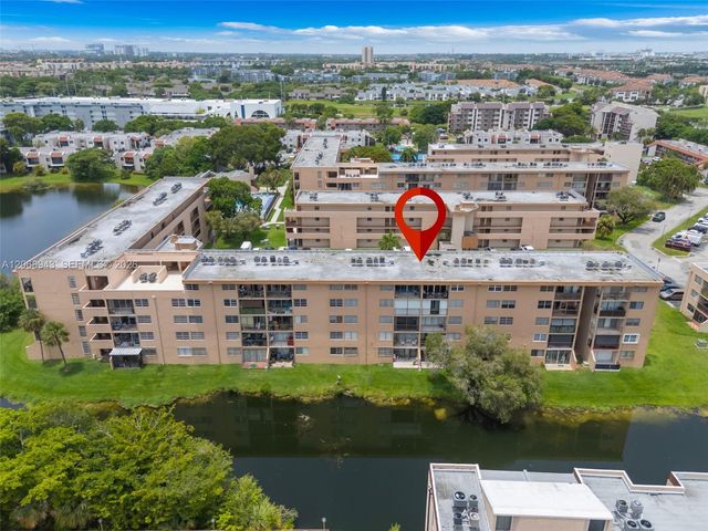 8895 Fontainebleau Boulevard 207, Miami, FL 33172