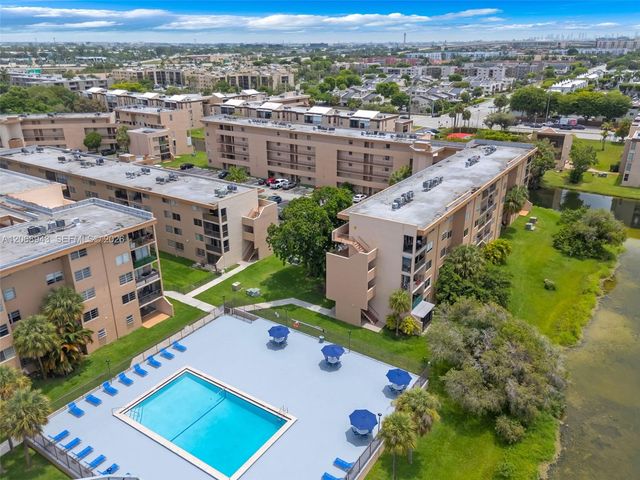 8895 Fontainebleau Boulevard 207, Miami, FL 33172