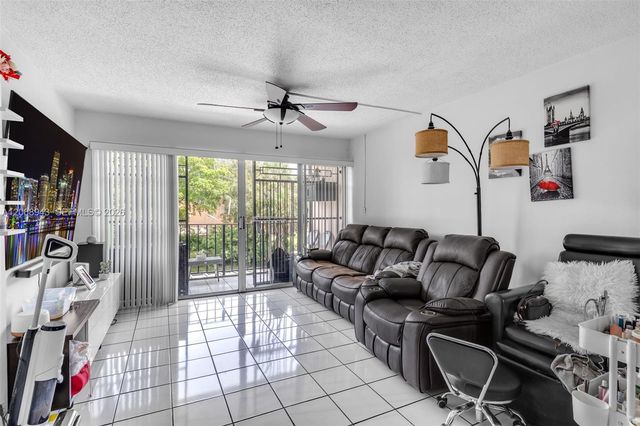 8895 Fontainebleau Boulevard 207, Miami, FL 33172