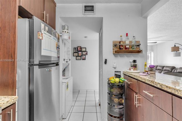 8895 Fontainebleau Boulevard 207, Miami, FL 33172